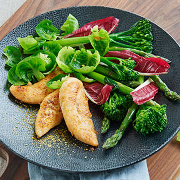 Kyllingeinderfilet med sprød broccolisalat