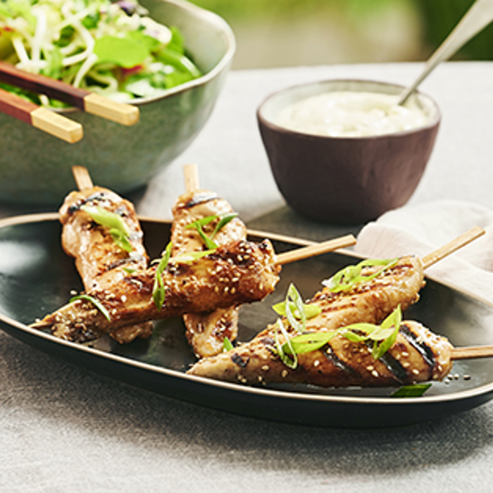 Yakitori inderfilet med nudelsalat og cremet yuzo mayo